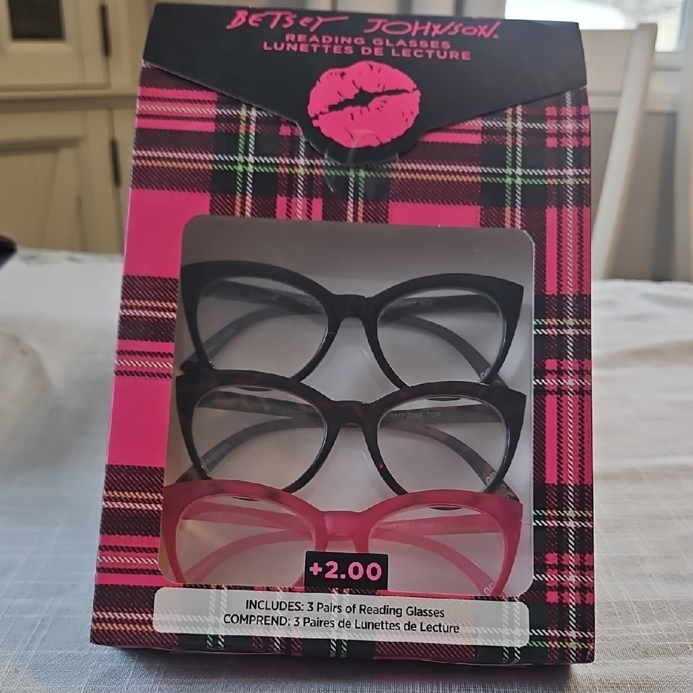 Betsey Johnson Reading Glasses 2.00  New